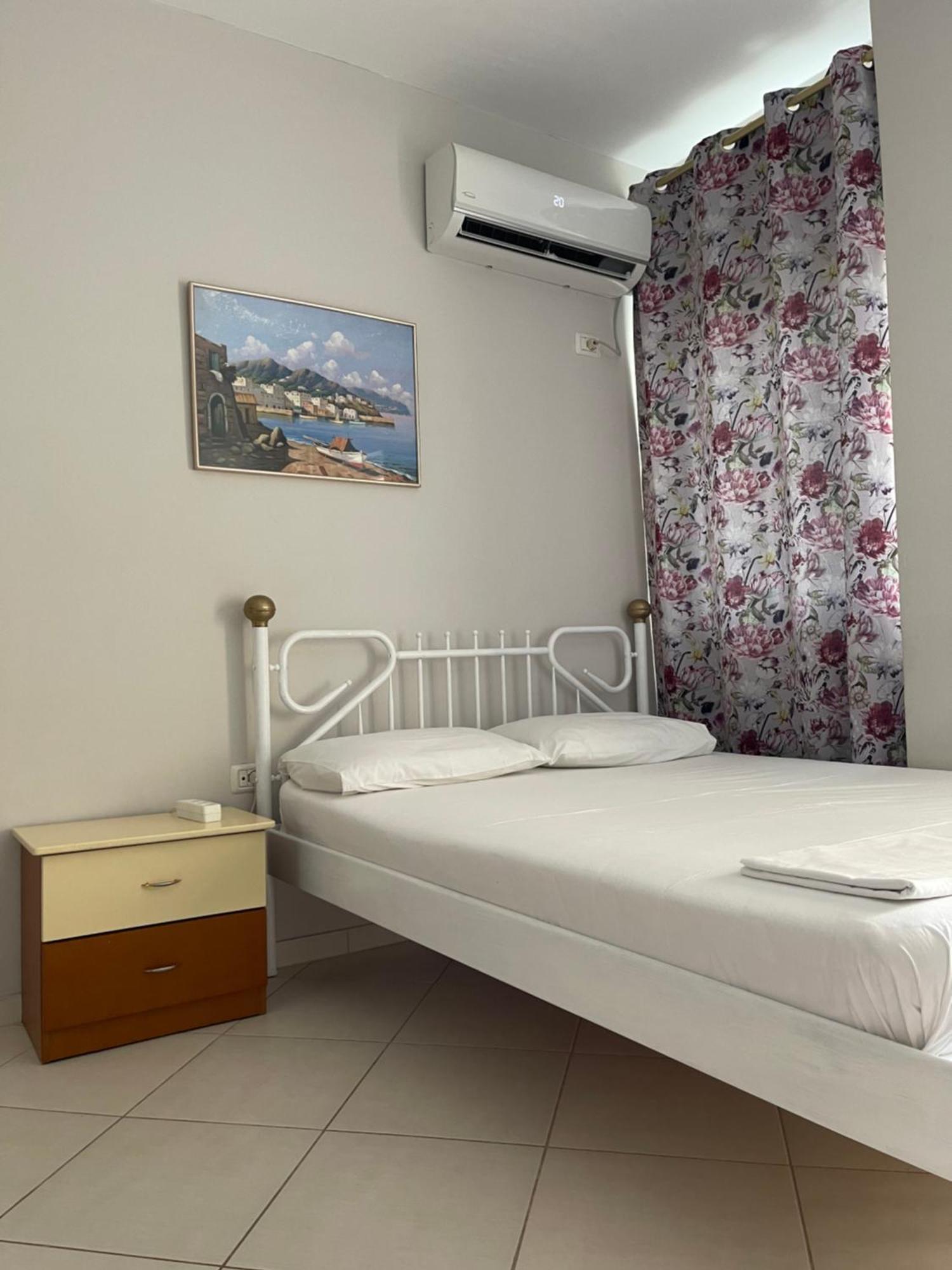 Caramel Sun Studios Apts Саранде Екстериор снимка