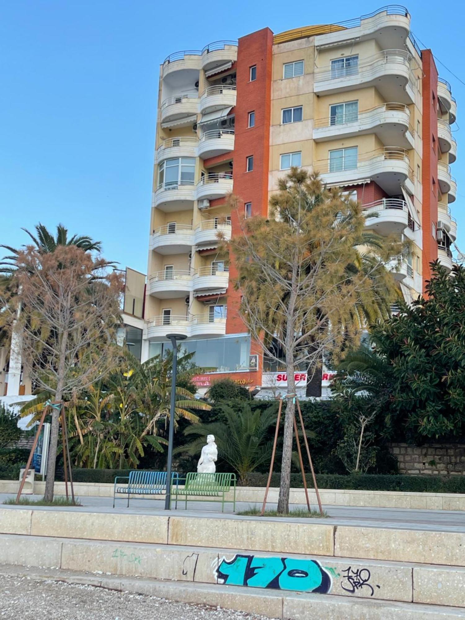 Caramel Sun Studios Apts Саранде Екстериор снимка